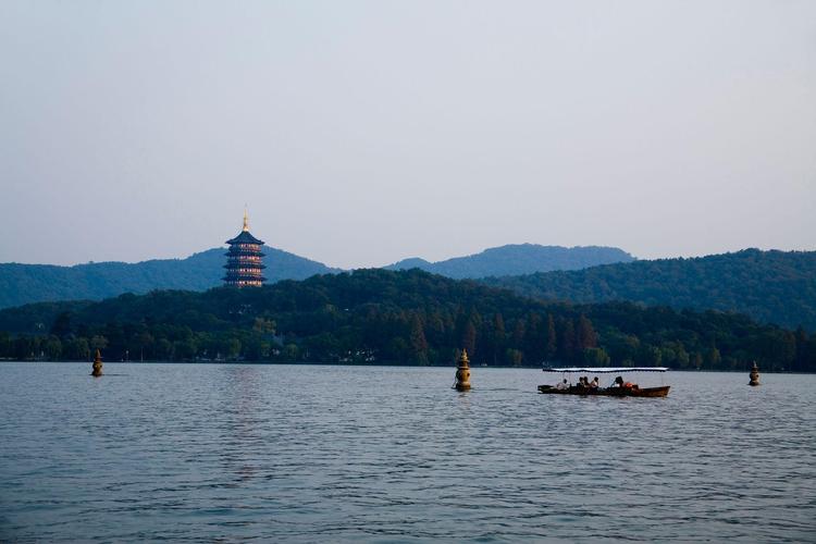 制定个性化旅游计划，探索中国最好玩的十大景点